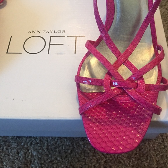 LOFT Size 7 Chelsea sandals hot pink - Picture 5 of 9