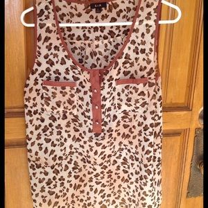 Sleeveless blouse/tank
