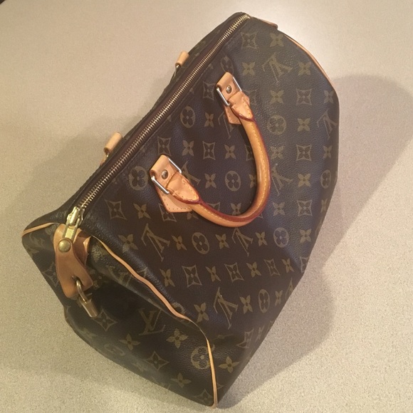 ❌SOLD❌ Authentic Louis Vuitton Speedy