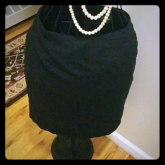 Essential Pencil Skirt - Picture 1 of 2
