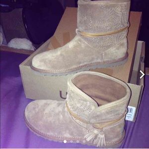 Chestnut uggs