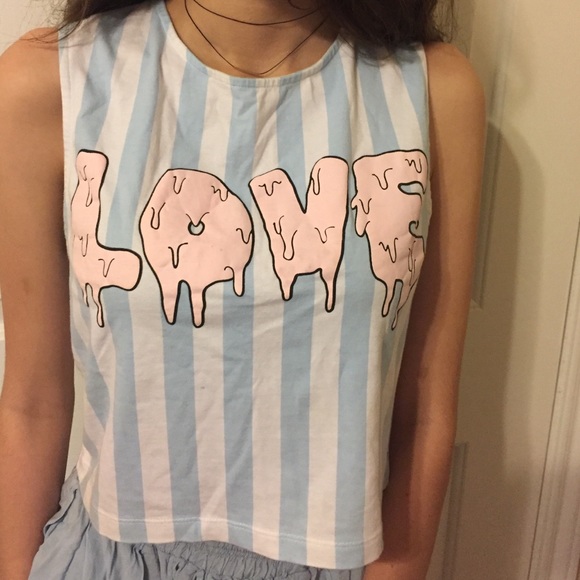 Love crop top