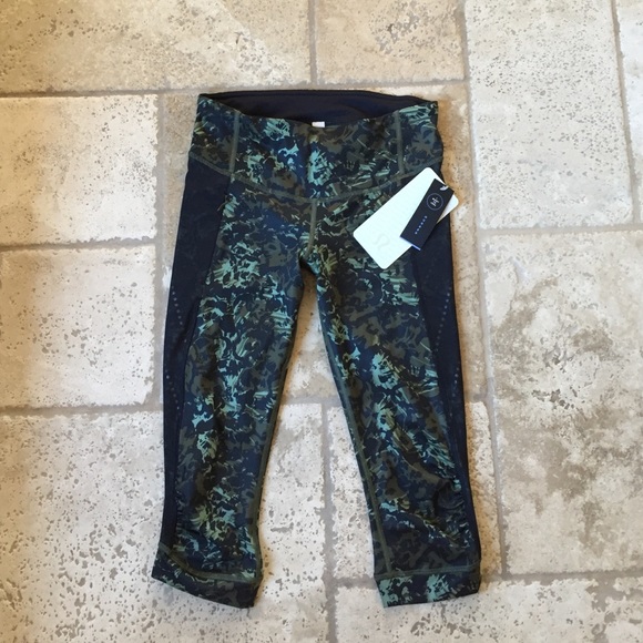 stop at nothing lulu lemon camo cropped leggings
