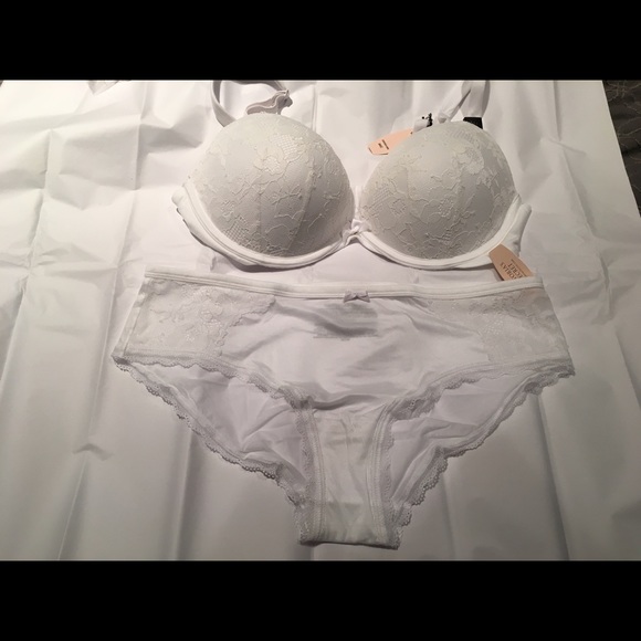 Brand New Victoria's Secret Bra with panties