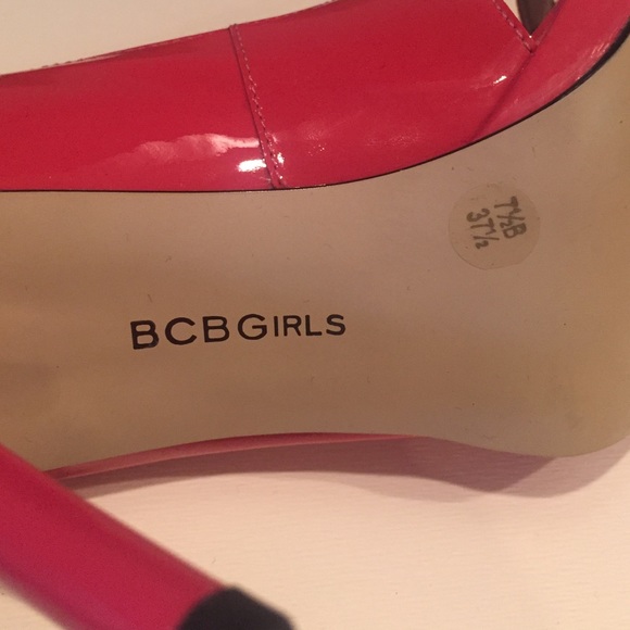 BCBG heels size 7 1/2 never worn - Picture 7 of 7