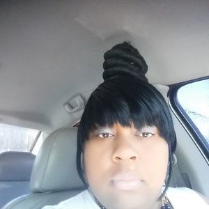 Meet your Posher, Alicia