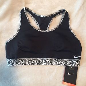 NWT! Womens Nike dri-fit sports bra