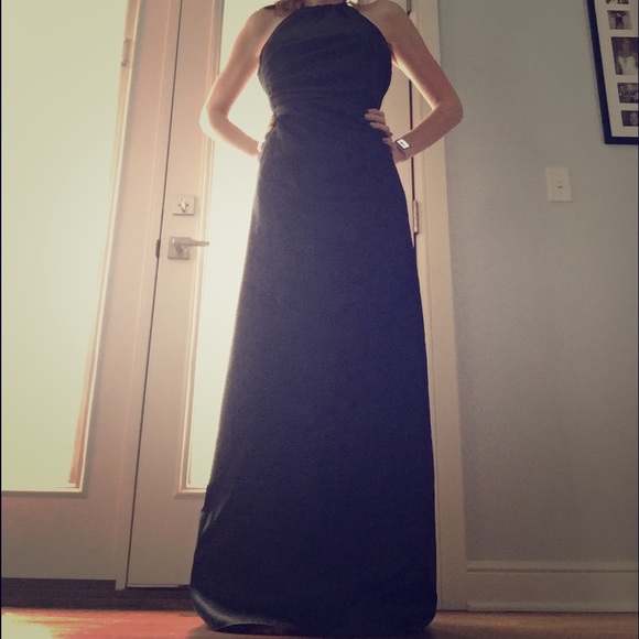 Classic black evening gown - Picture 1 of 4