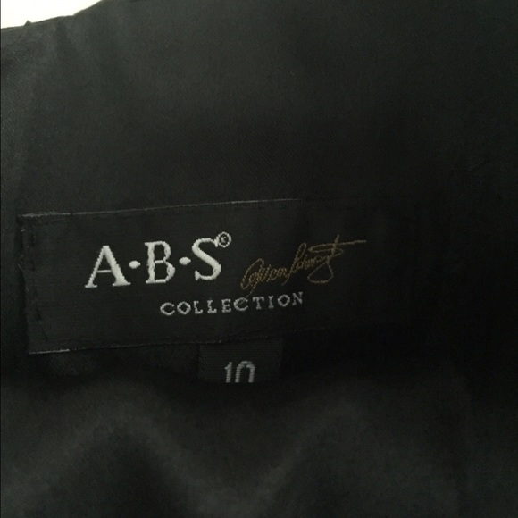 Classic black evening gown - Picture 4 of 4