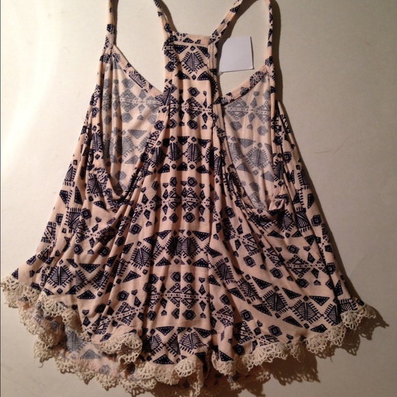 NWT shirt + shorts 2-piece outfit - Picture 4 of 4