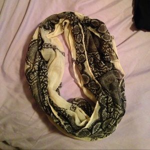 Infinity scarf