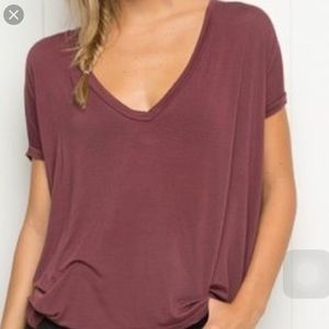 Brandy Melville Sheron maroon Vneck top