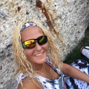 Meet your Posher, Debbie