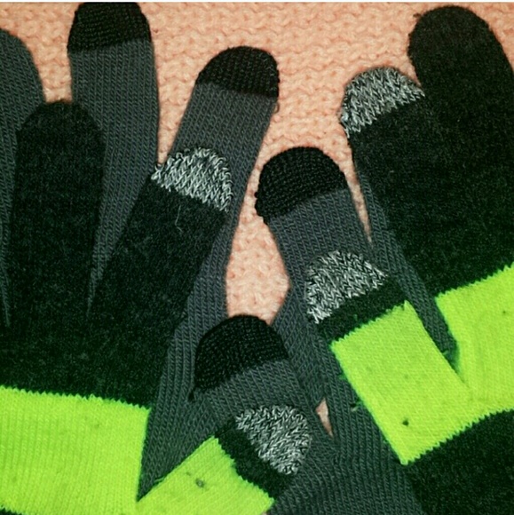 ⛄CLEARANCE⛄ 2 Touchscreen Winter Gloves, ONE SIZE