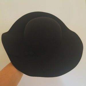 Black floppy hat