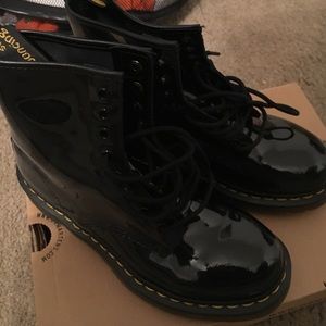 Black patent Dr.Martens