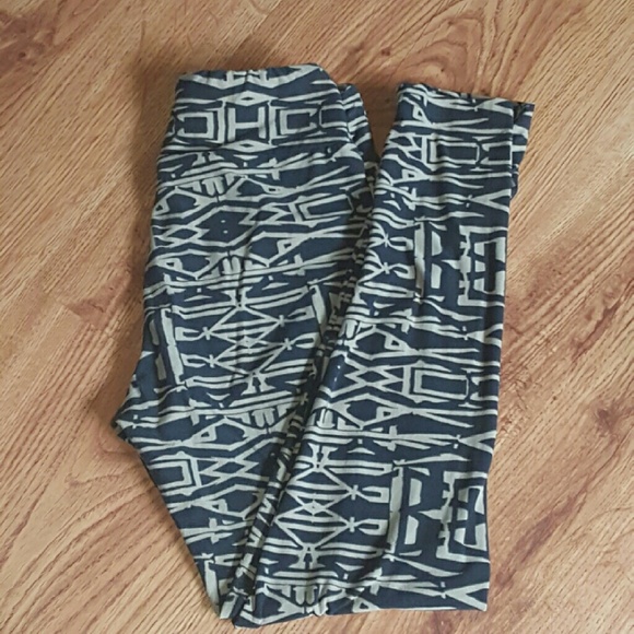 Lularoe Aztec One Size Leggings