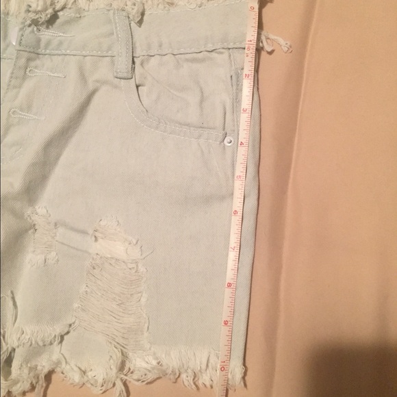 High waisted destroyed jean shorts size 26 - Picture 3 of 4