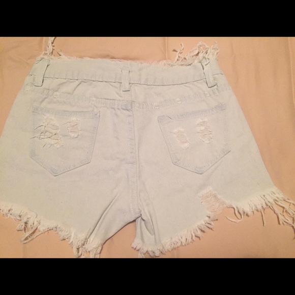 High waisted destroyed jean shorts size 26 - Picture 4 of 4