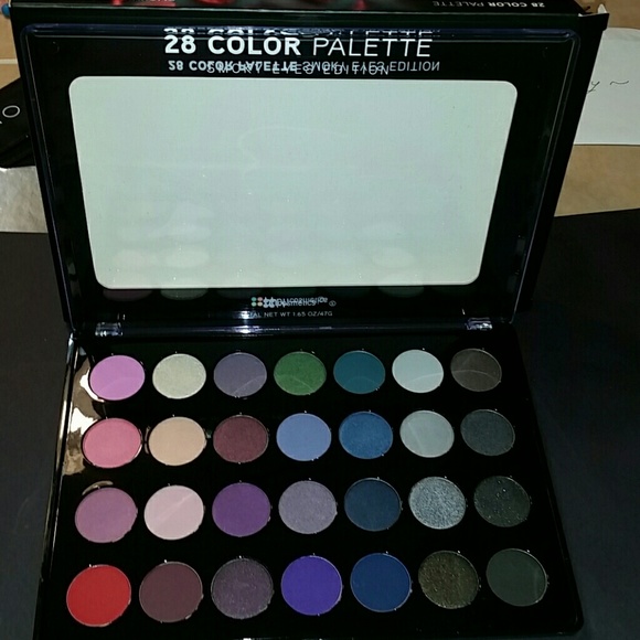 NWT BH Cosmetics Smoky Eyes Edition 28 Colors