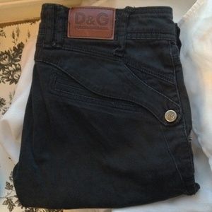 ✨ ✨ Sz 27 Dolce and Gabbana Capris✨✨