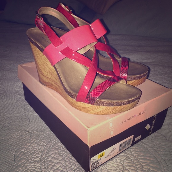 Bandolino Wedge Sandals Size 9.5