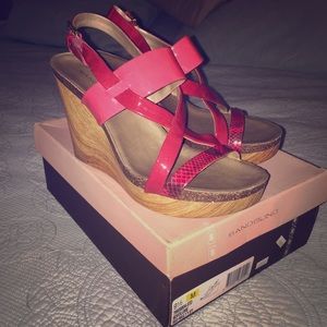 Bandolino Wedge Sandals Size 9.5
