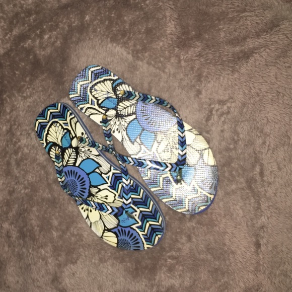 Vera Bradley flip flops
