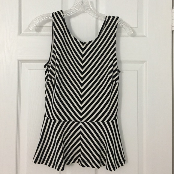 Banana Republic Sz 2 black & white peplum top NWOT