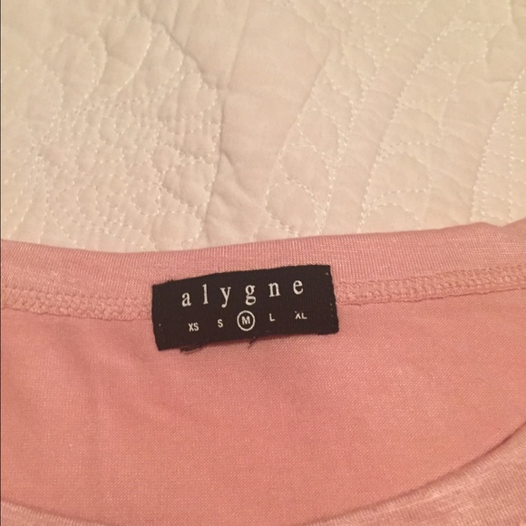 Baby pink Aligyne crop top tee - Picture 3 of 3