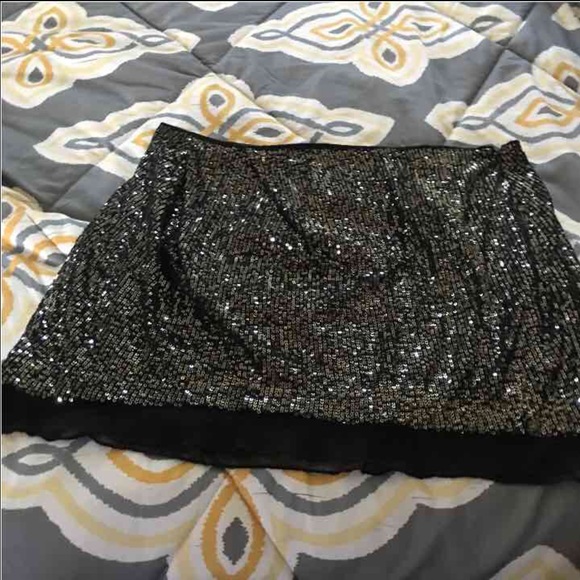 Sequin mini skirt with sheer slip - Picture 1 of 1