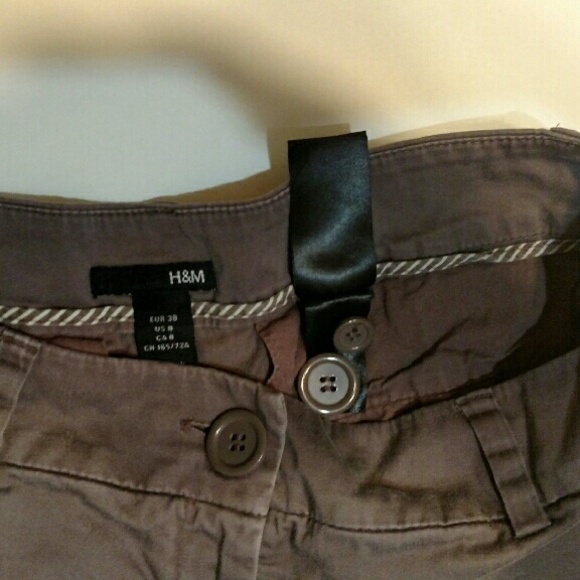 🐱Last Chance🐱 H&M Plum Chino Shorts - Picture 3 of 3