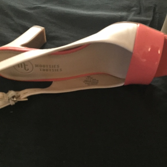 Coral  and Beige open toe sandal. - Picture 3 of 3