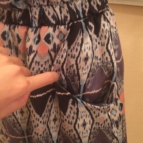 🎉HP🎉 Tribal style strapless dress size M juniors - Picture 3 of 3