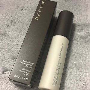 Becca shimmering skin perfector----Pearl