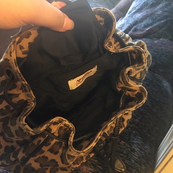 leopard print backpack - Picture 3 of 4