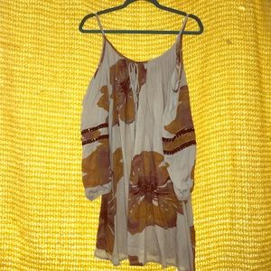 Open shoulder floral dress💛