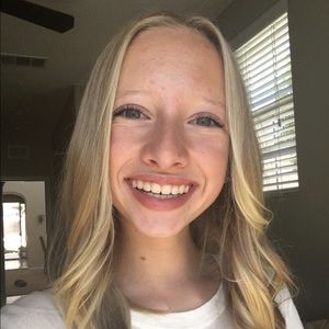 Meet your Posher, Olivia