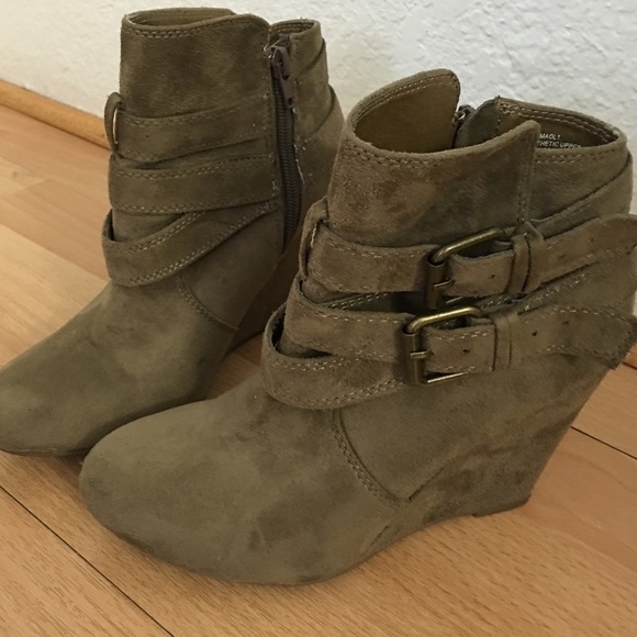 Nine West Taupe Ankle Booties