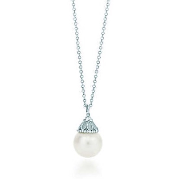Tiffany freshwater pearl necklace