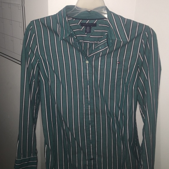 Tommy Hilfiger button down - Picture 1 of 3