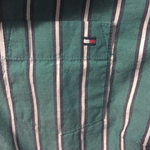 Tommy Hilfiger button down - Picture 3 of 3