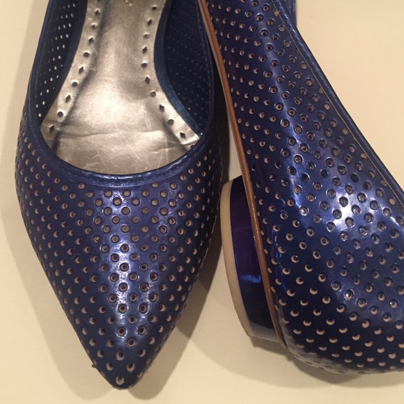 BCBGGirls Flats Size 7 - Picture 7 of 8