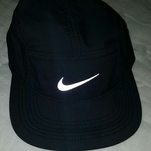 Womens NIKE Hat/Women's Nike Featherlight Dri-FIT