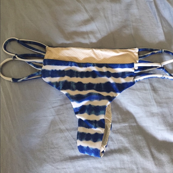 Maui bottoms in pacific tides $80 🅿️🅿️