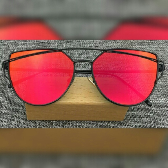 Fashion Cat Eye Sunglasses - Picture 2 of 3