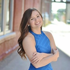 Meet your Posher, Elizabeth