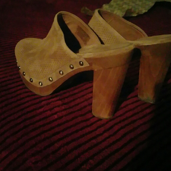 Shoes - Picture 3 of 3