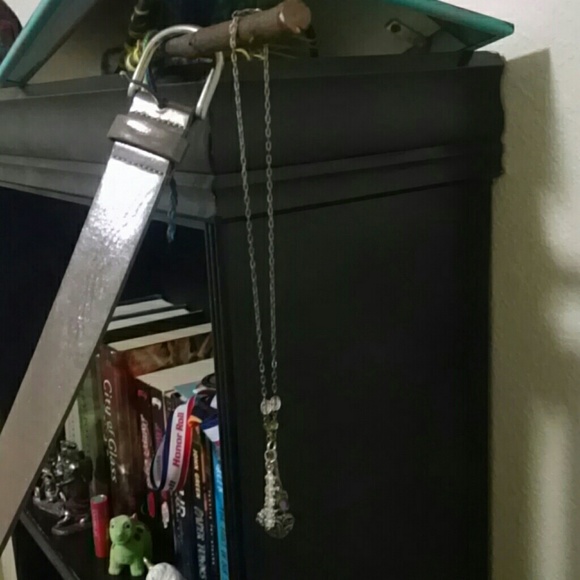 Pretty necklace with charms - Picture 3 of 3