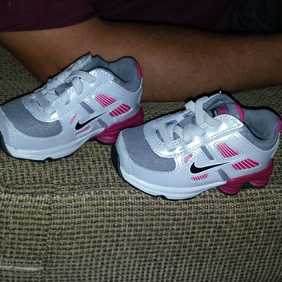 Nike size 5 child